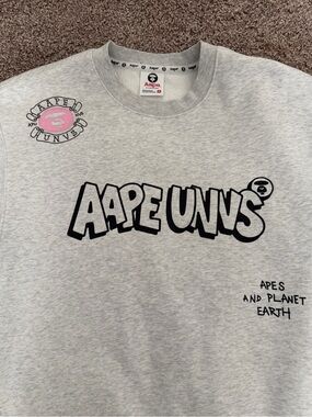 Gray Graphic Crewneck Sweatshirt